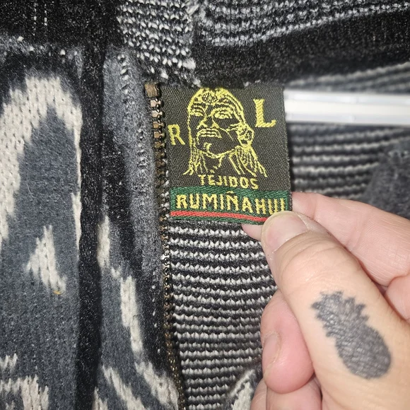 Tejidos Ruminahui Jacket - Picture 3 of 6